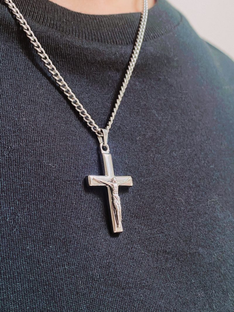 Crucifix Necklace Silver