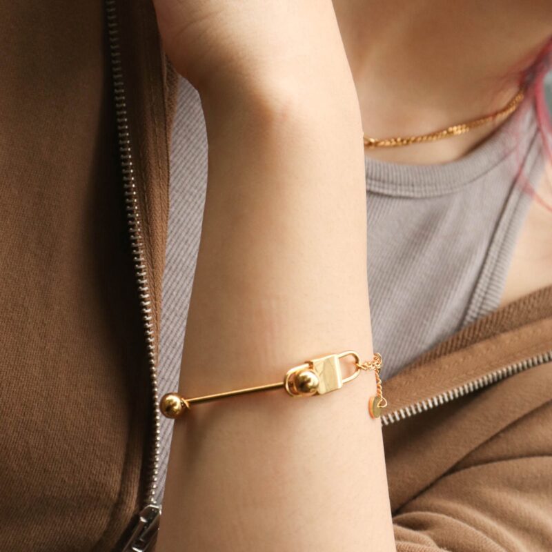 Gold Curb Padlock Bracelet