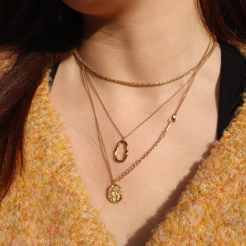 Oval Pendant Necklace