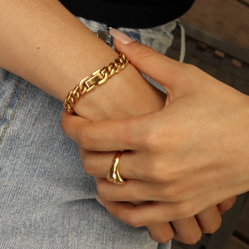 Womens Gold Curb Bracelet