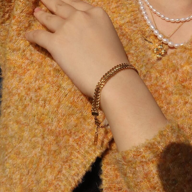 Womens Gold Curb Bracelet