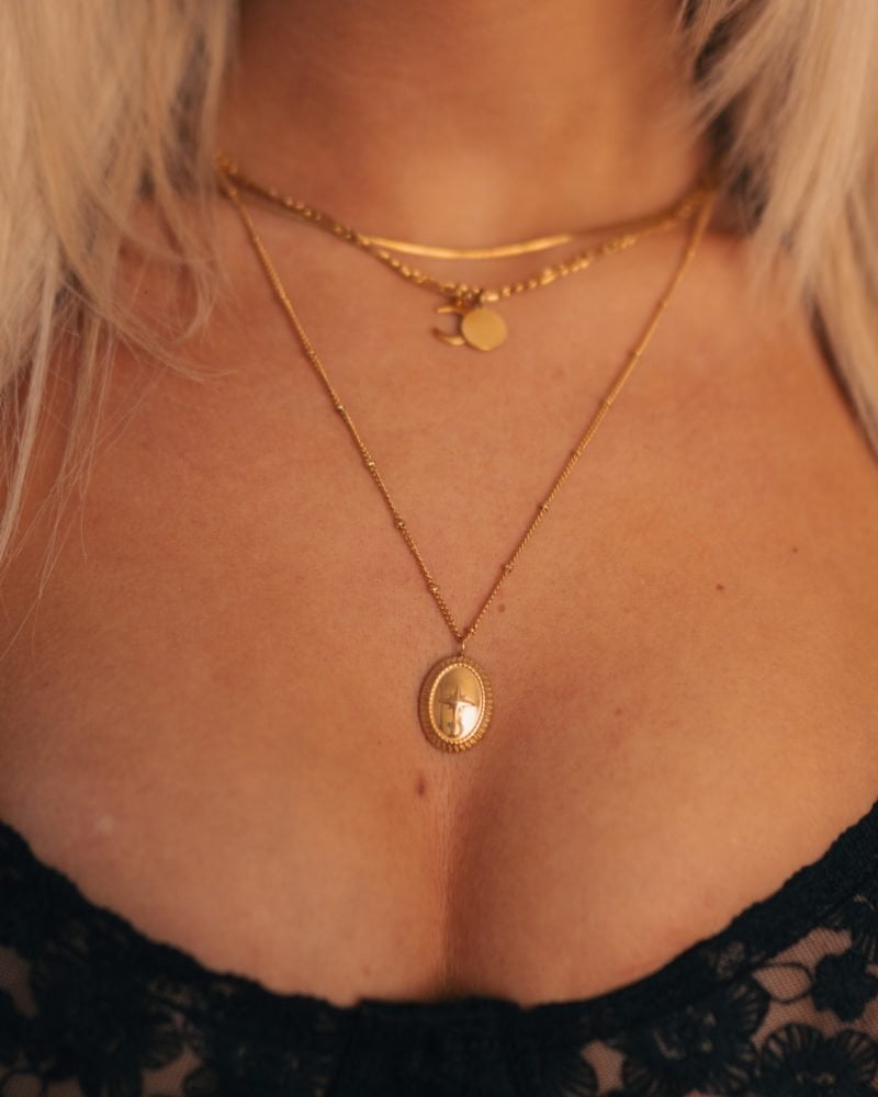 Star Ellipse Gold Pendant Necklace