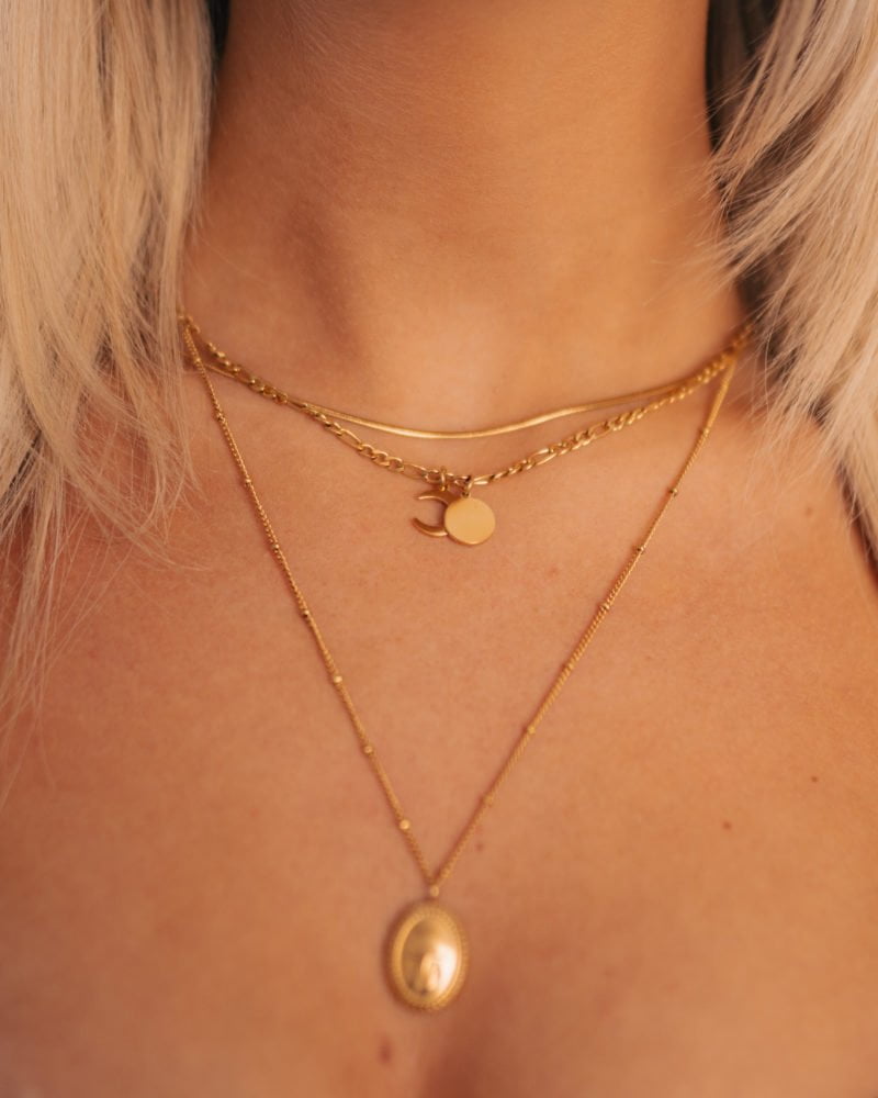 Star Ellipse Gold Pendant Necklace
