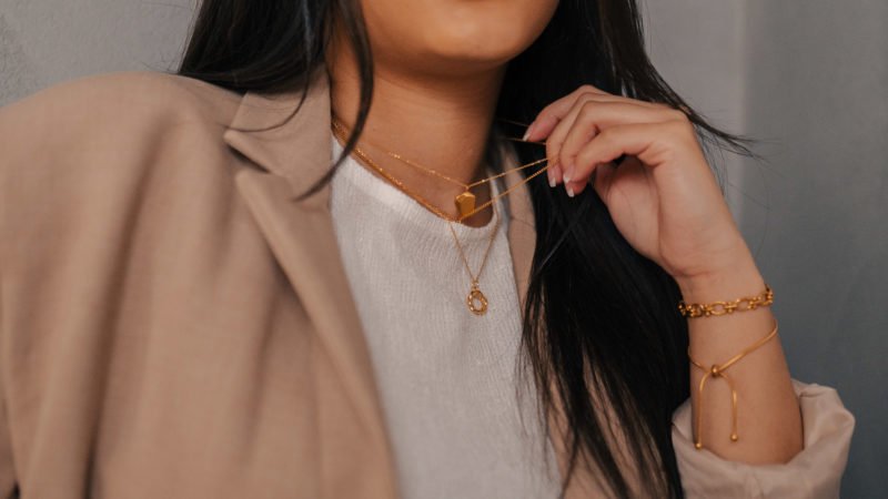 Gold Pendant Necklaces